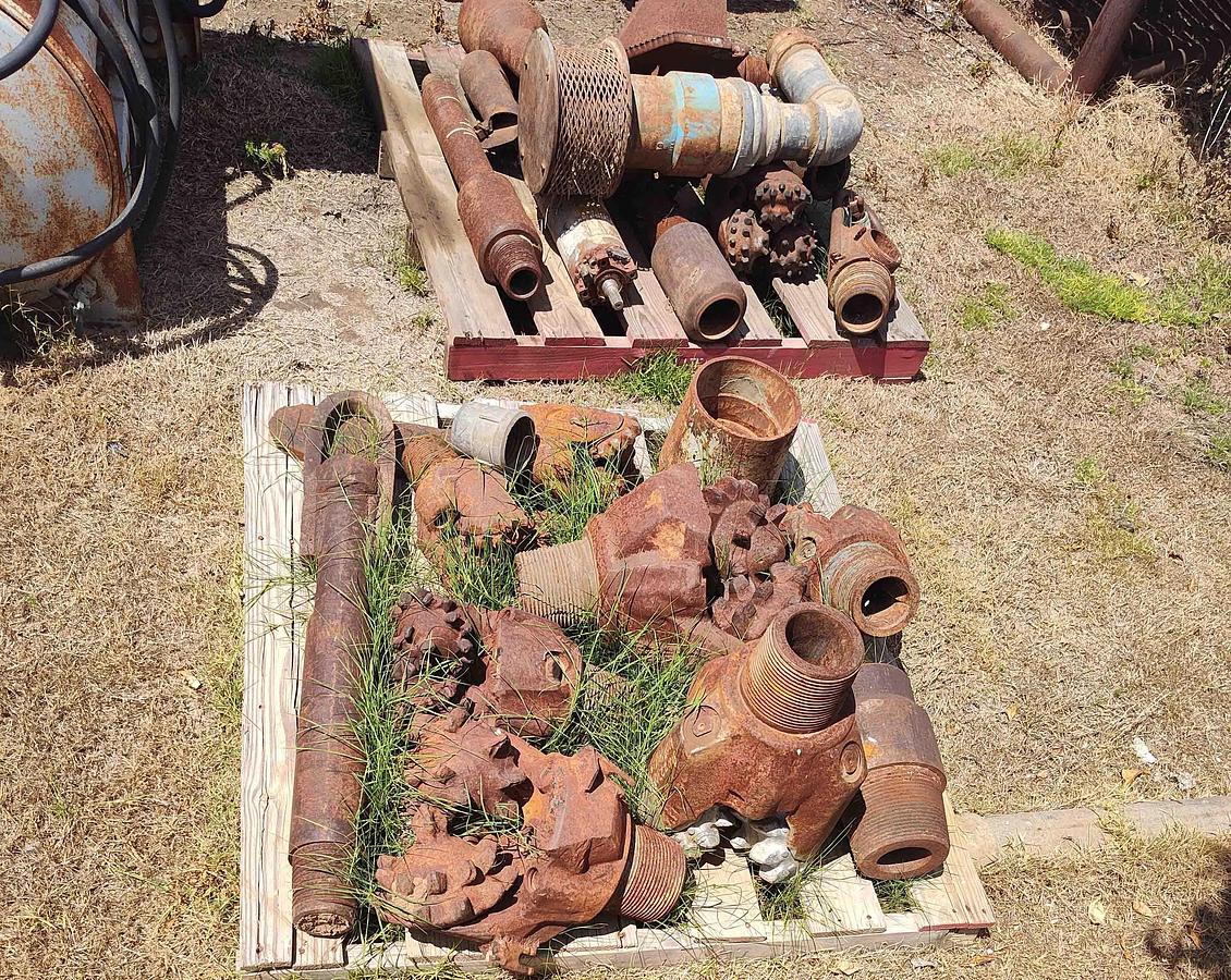 Used 1985  Custom Built Drill Rig