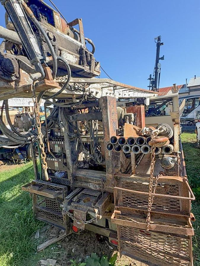 Used 1988 Simco 5000 Drill Rig