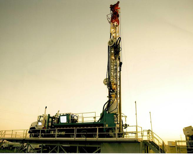 Refurbished 2004 International UDR 1500 Range III Drill Rig