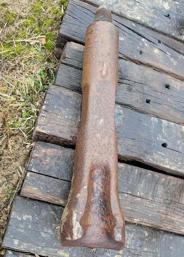 Used 6-7/8" x 28-1/2" Chisel Bit