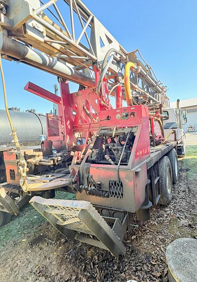 Used 1976 Ingersoll-Rand Cyclone TH60 Drill Rig