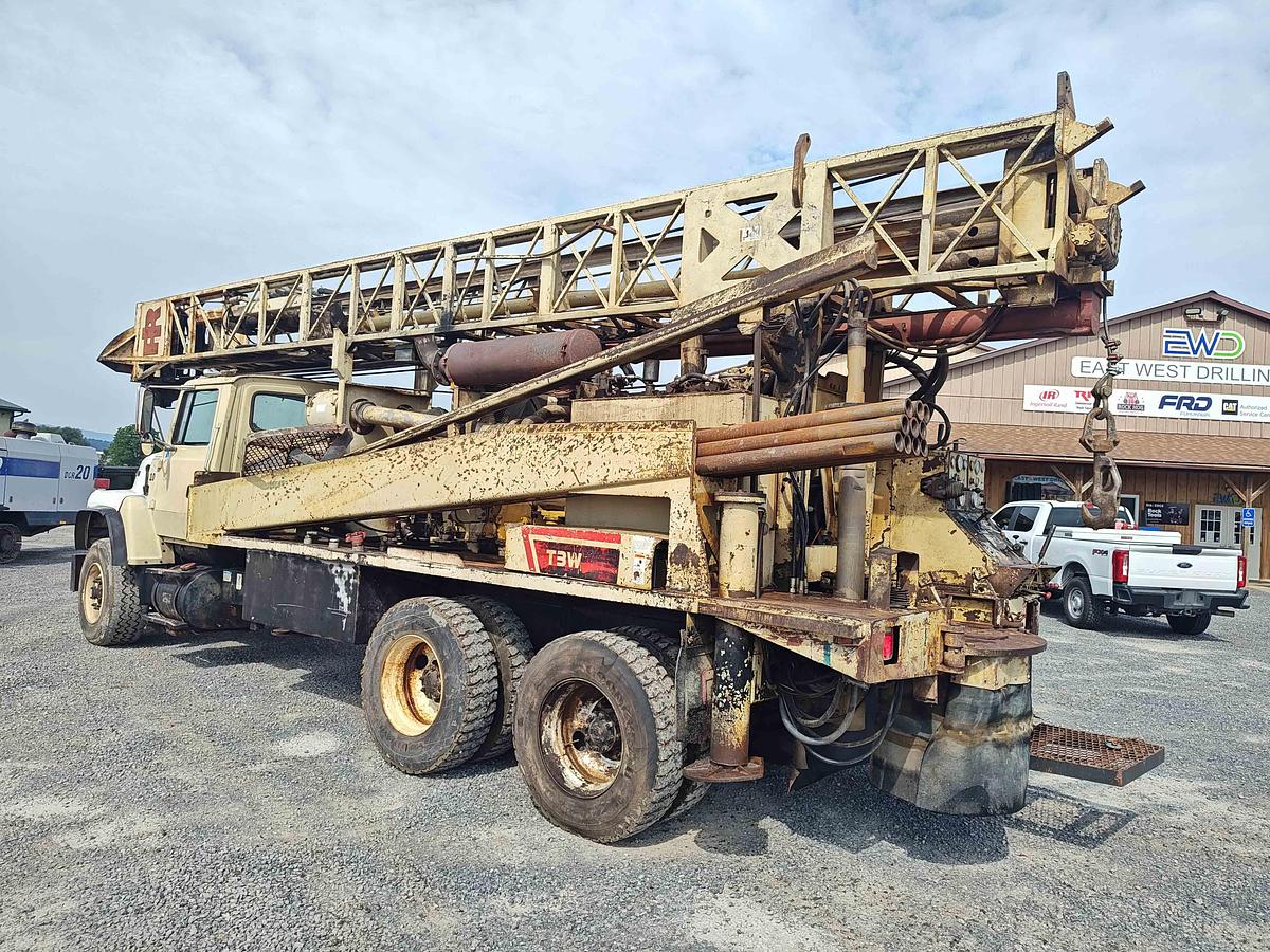 Used 1993 Ingersoll-Rand T3W Drill Rig