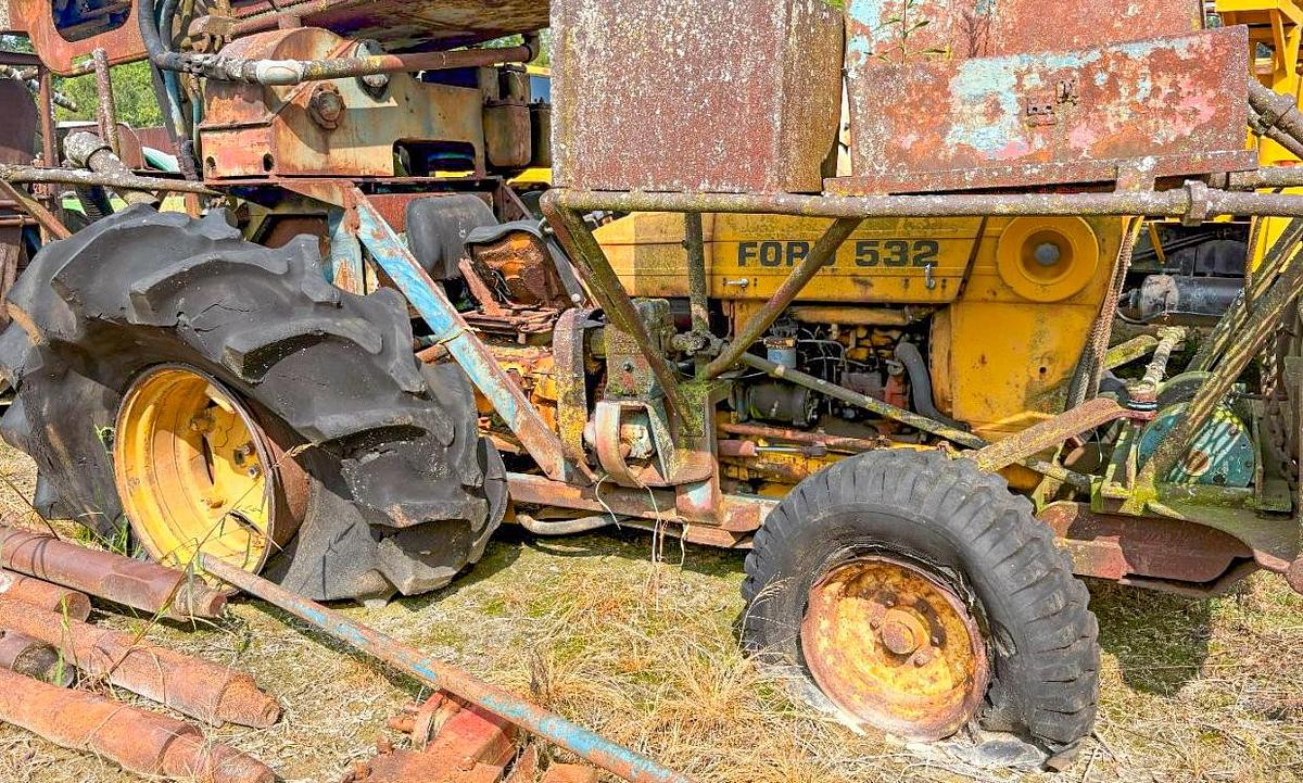 Used Ford 532 Tractor