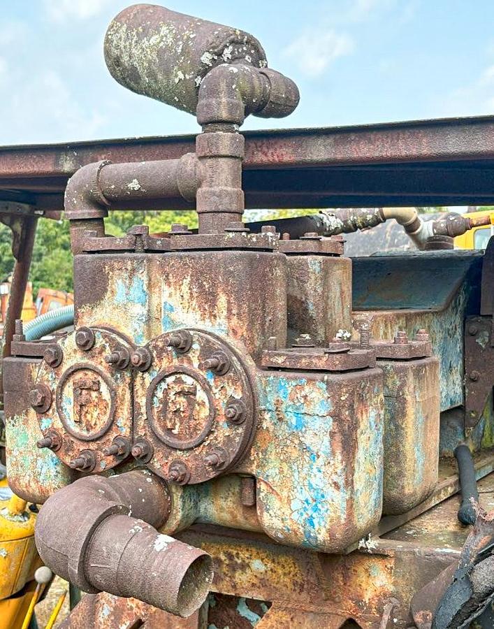 Used Failing L-100-CA 4-1/2" X 5" Duplex-Piston Mud Pump