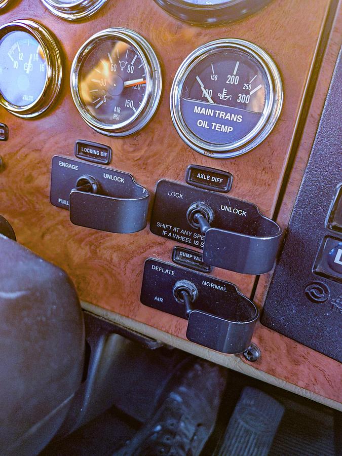 Used 2007 Peterbilt 355 Flat Water Fleet Truck