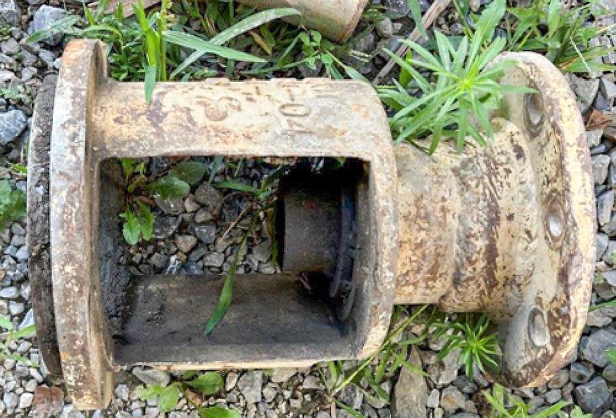 Used Western Rubber 25CM-4 Bonnet / Gooseneck for the 25CM Series Heavy-Duty Water/Mud Swivel.