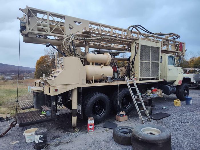 Used 1988 Ingersoll-Rand T3W Drill Rig