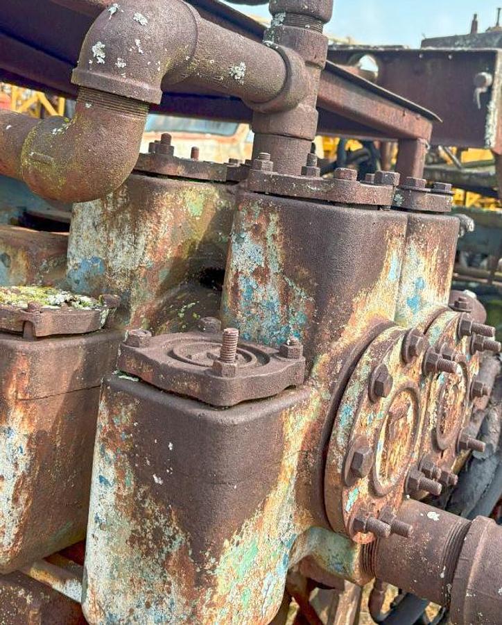 Used Failing L-100-CA 4-1/2" X 5" Duplex-Piston Mud Pump