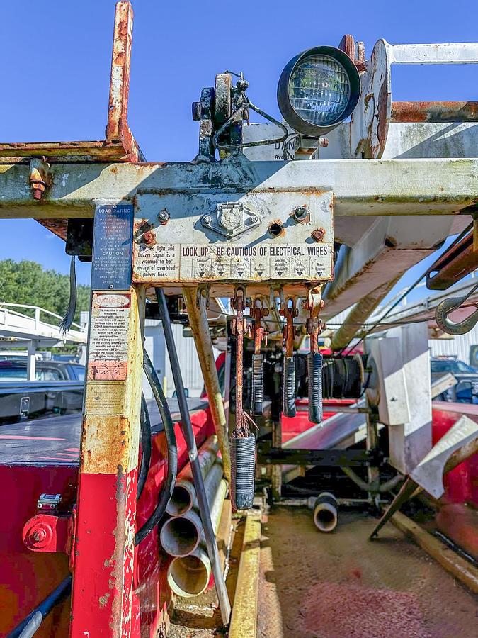 Used 1990 Smeal 5T Pump Hoist Rig