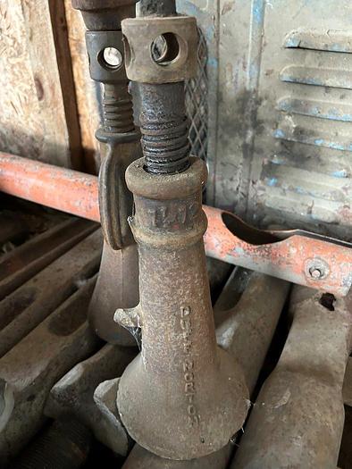 Used Simplex / Duff Norton Screw Leveling Jacks for Cable Tool