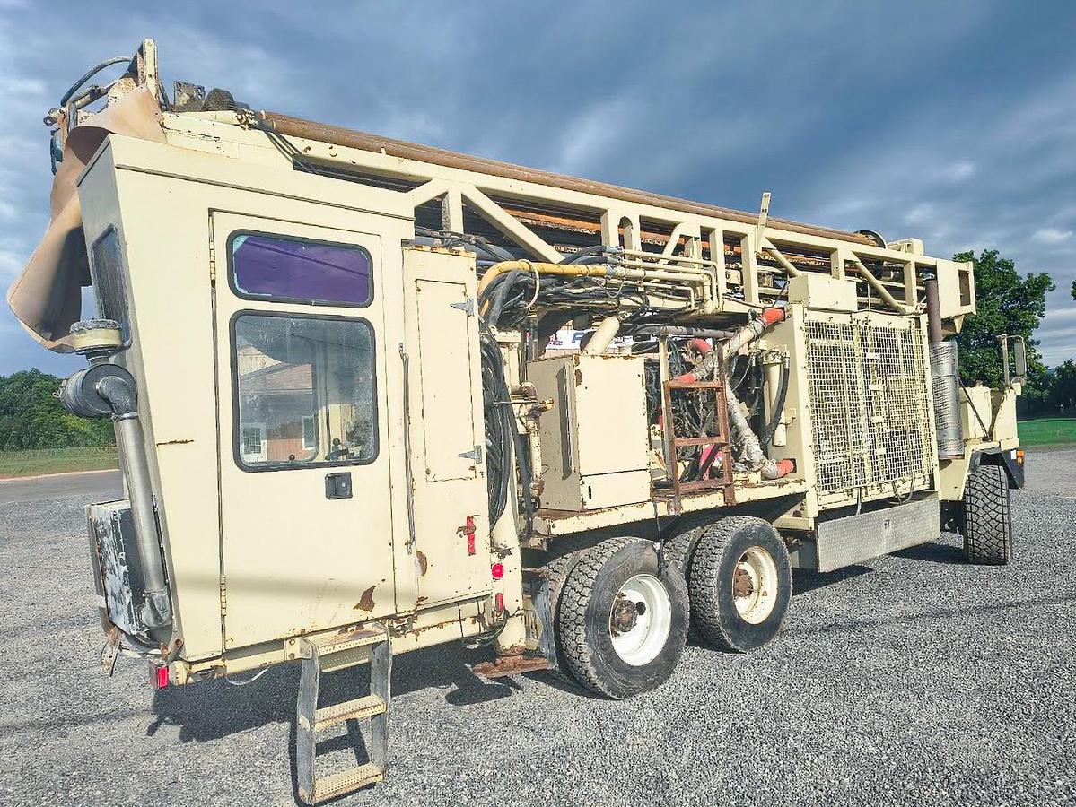 Used 2004 Ingersoll-Rand T4BH Blast Hole Drill Rig
