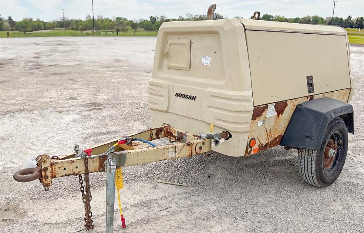 Used 2008 Doosan P260WIR Mobile Air Compressor