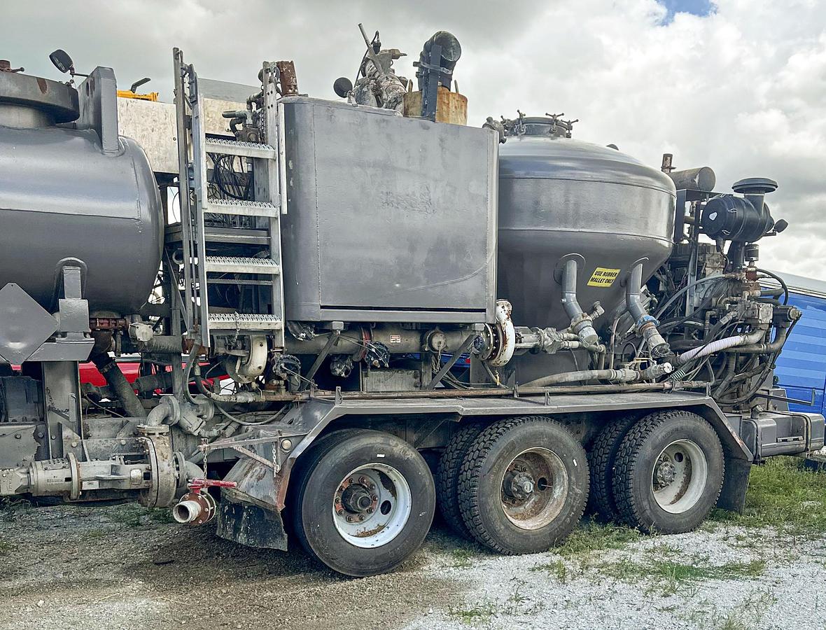 Used 2006  International  Paystar RCM Cement Pump Truck