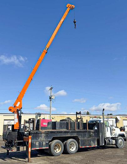 Used 1999 Mack Service Truck