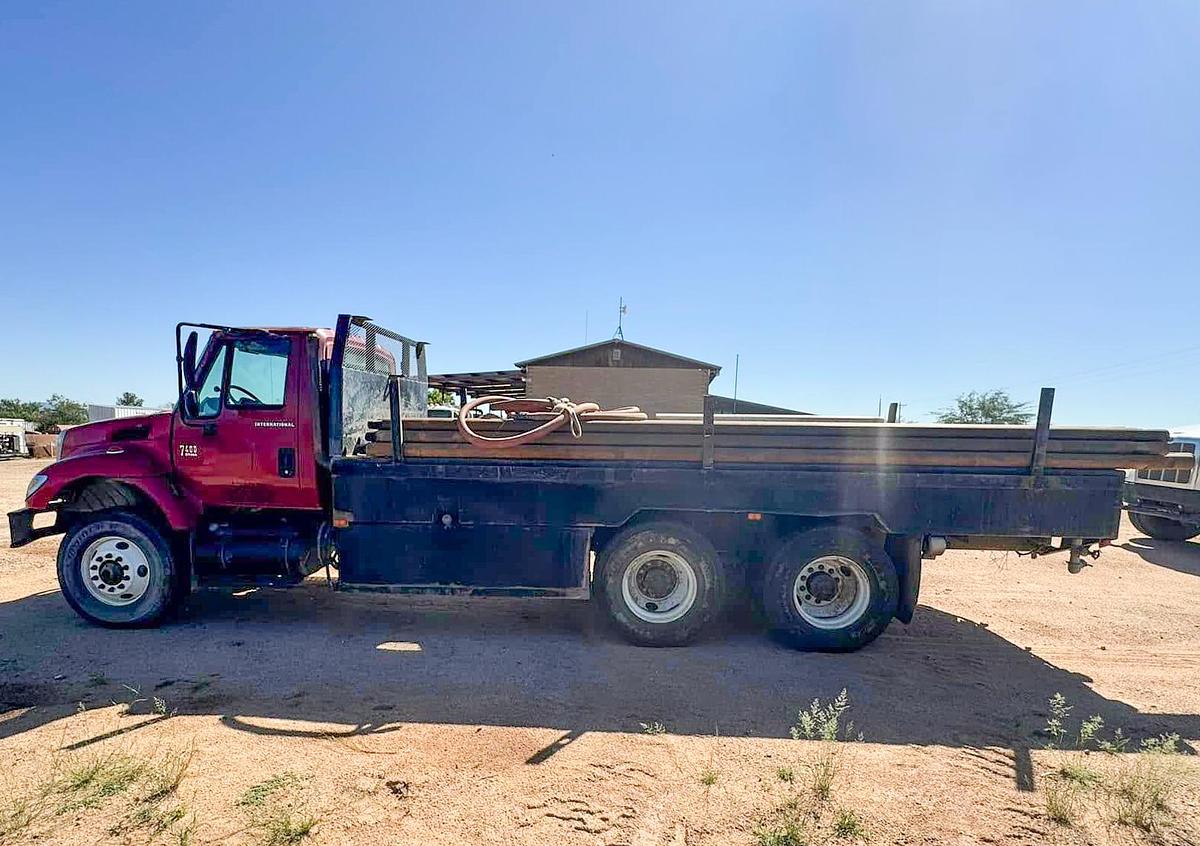 Used 2004 International Flatbed Water Tender Truck