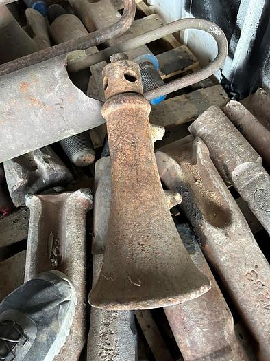 Used Simplex / Duff Norton Screw Leveling Jacks for Cable Tool