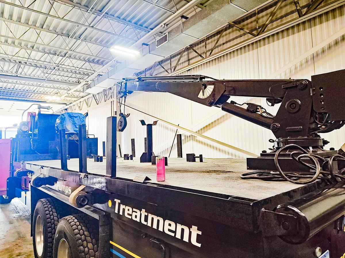 Used 2007 Peterbilt 355 Flat Water Fleet Truck