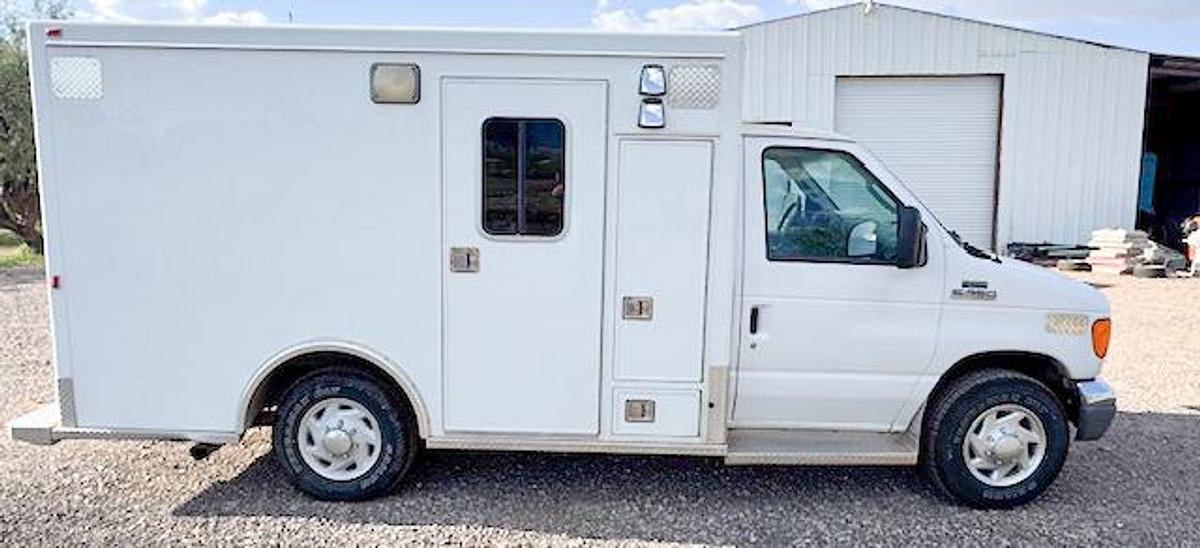 Used 2006  Ford  E350 Van