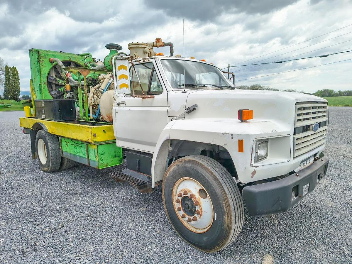 Used Sullair 900 CFM / 350 PSI Truck-Mounted Air Compressor