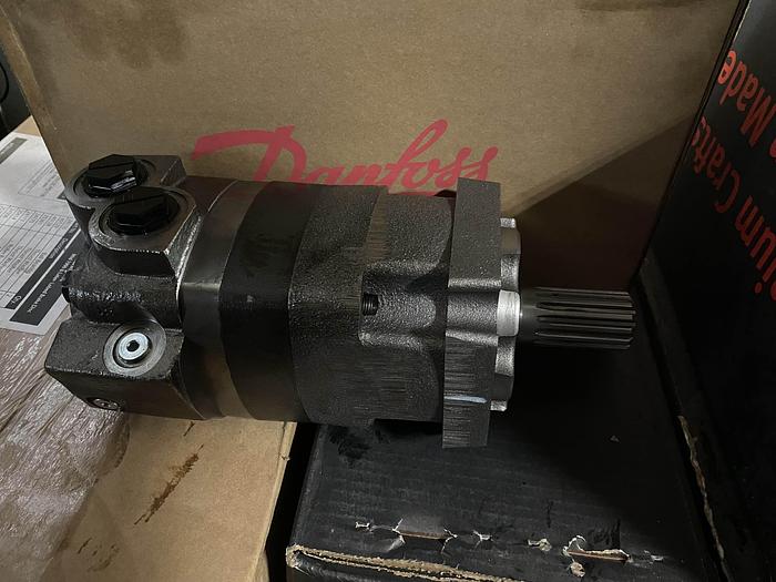 Used Char-Lynn Hydraulic Head Motor 109-1116-006