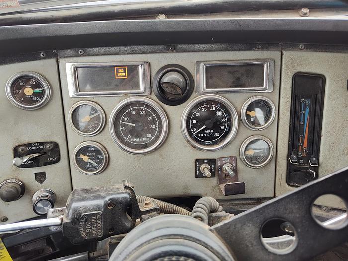 Used 1994 Ford LTS 9000 Water Truck