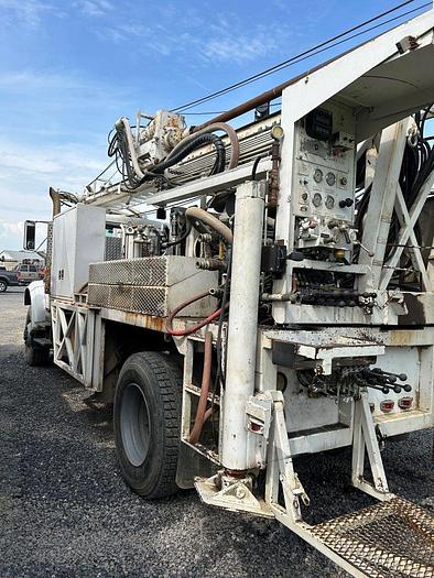 Used 1991 Canterra Ct250 Torquemaster Series Monitoring Drill.