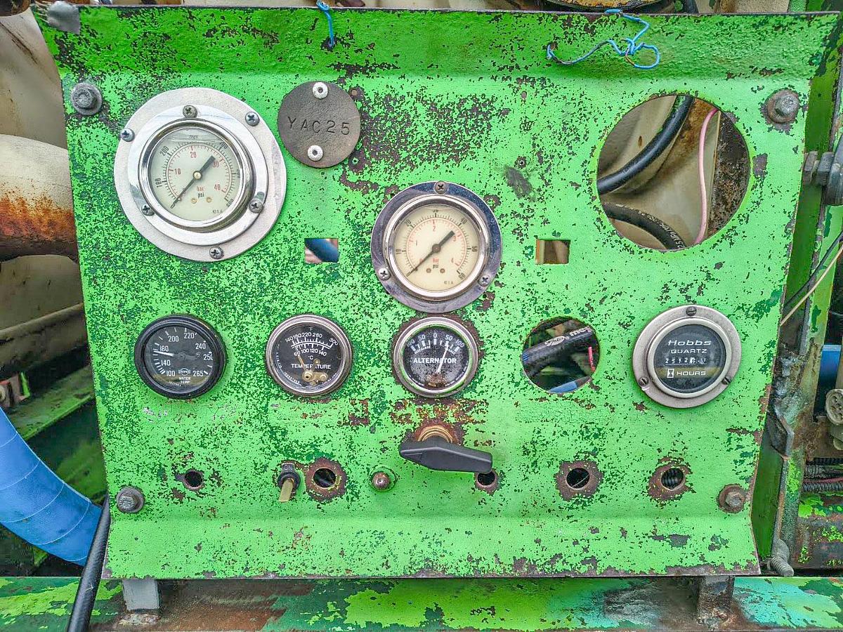 Used Sullair 900 CFM / 350 PSI Truck-Mounted Air Compressor