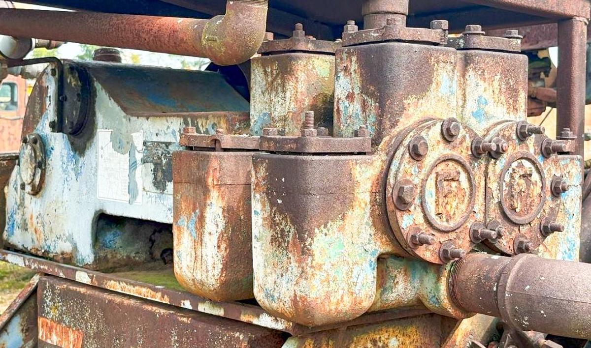 Used Failing L-100-CA 4-1/2" X 5" Duplex-Piston Mud Pump