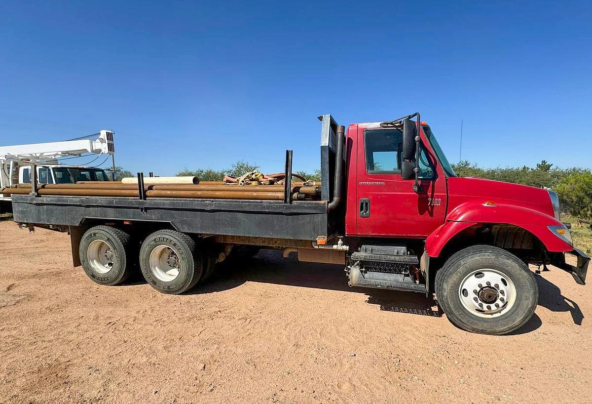 Used 2004 International Flatbed Water Tender Truck