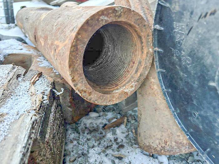 Used 2-1/2" x 3-1/2" cable tool rope socket, conventional "Prosser" style complete with fishing neck.