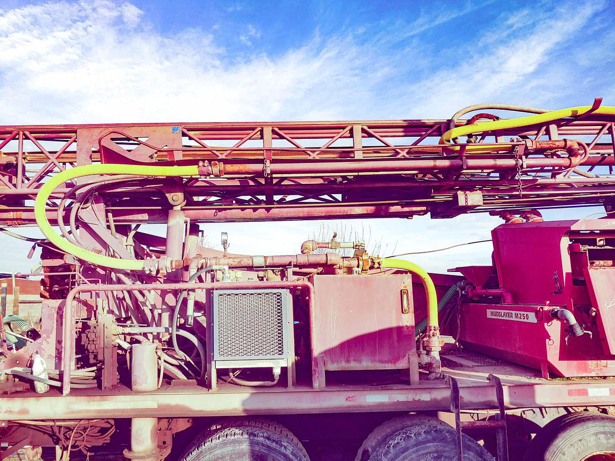 Used 1985  Custom Built Drill Rig