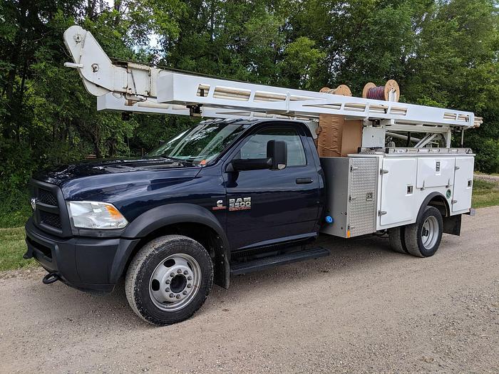 Used Hunke 3T & Smeal 6T Pump Hoist Rigs