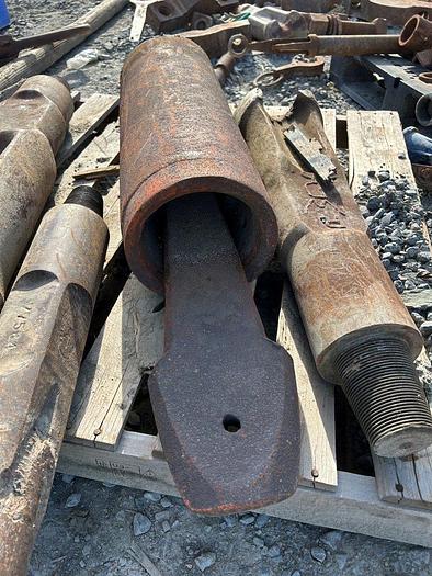 Used 8-3/4" to 9" Dart Valve Bailer Bottom for Cable Tool