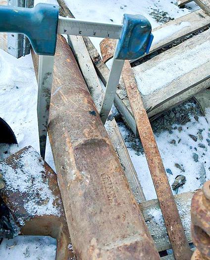 Used 2-1/2" x 3-1/2" cable tool rope socket, conventional "Prosser" style complete with fishing neck.