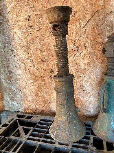 Used Duff Norton 20 Ton Screw Jack for Leveling Cable Tool