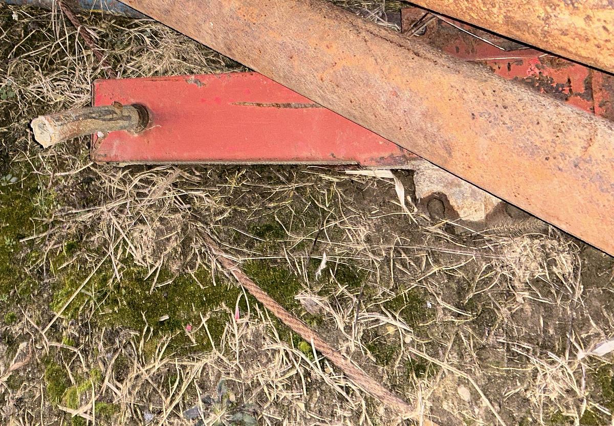 Used Bucyrus Erie Set of 3 Leveling Jacks for Cable Tool Drill Rig