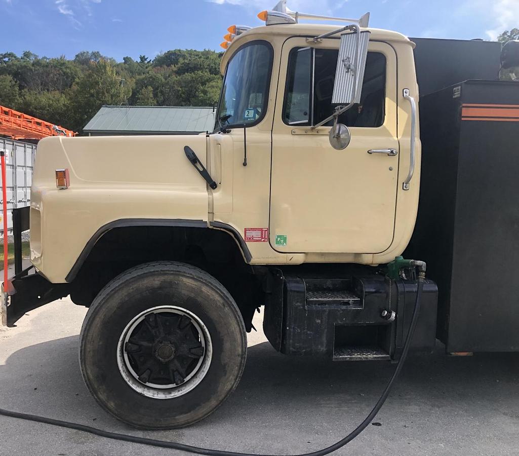Used 2005 Mack DM690S Water Truck