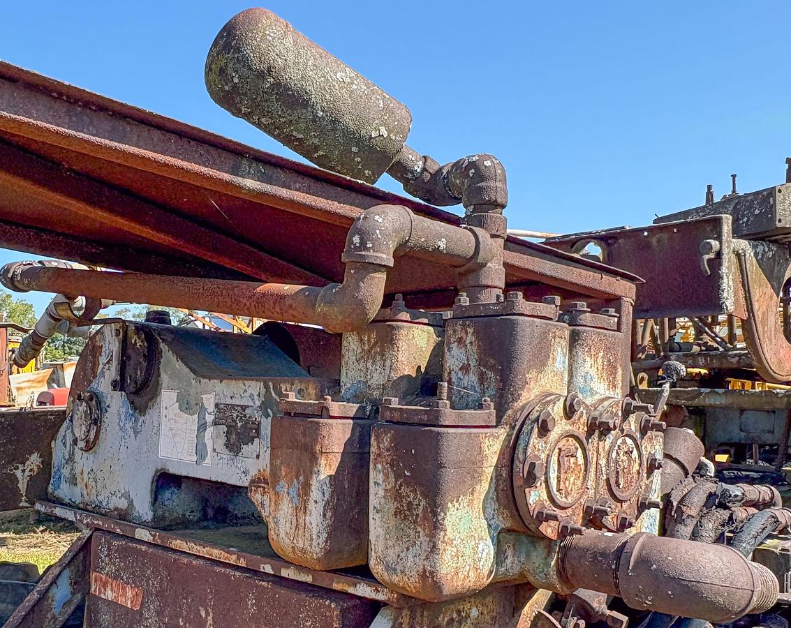 Used Failing L-100-CA 4-1/2" X 5" Duplex-Piston Mud Pump