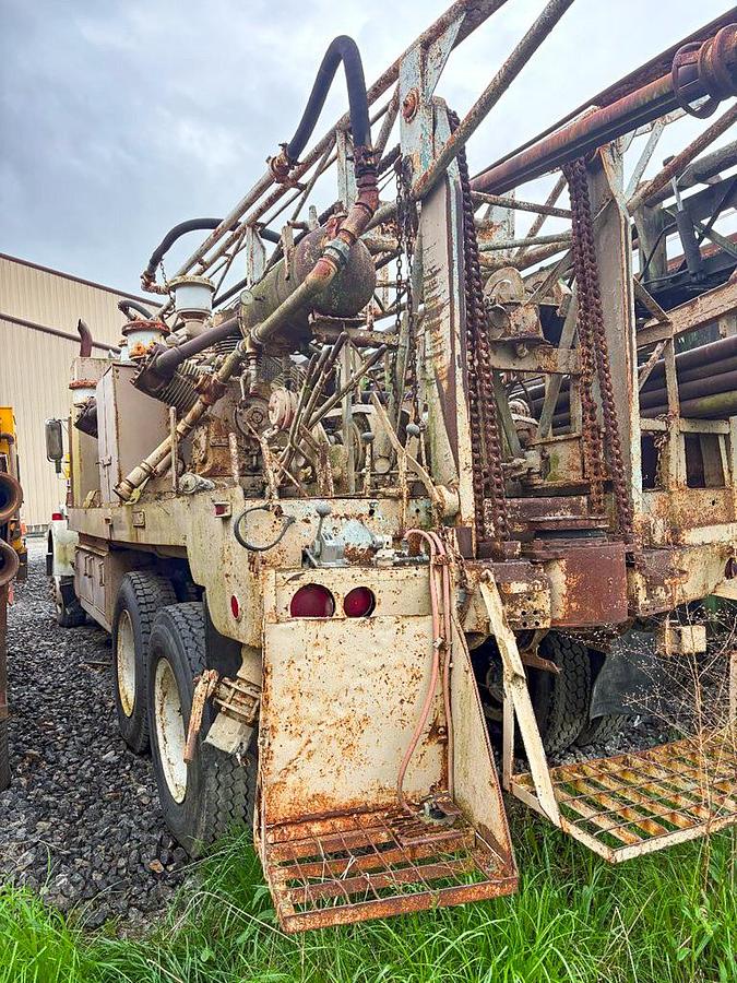 Used Failing 1000 Drill Rig