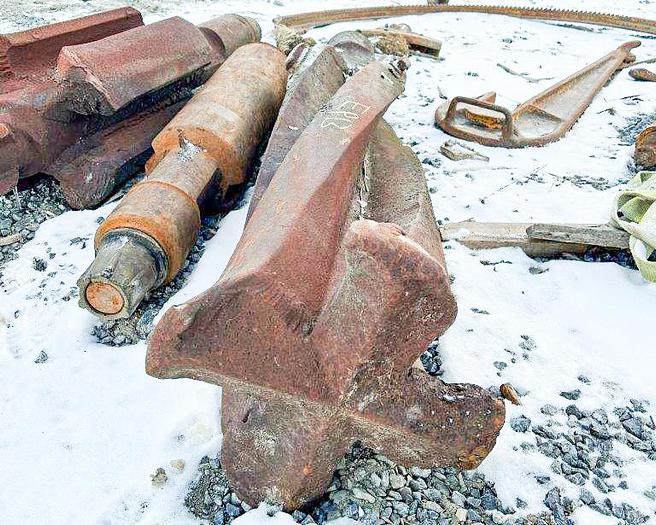 Used 16-3/4" Twisted Drill Bit For Cable Tool Rigs, 70" Length, 4" X 5" API Pin Thread With Lifting Bail