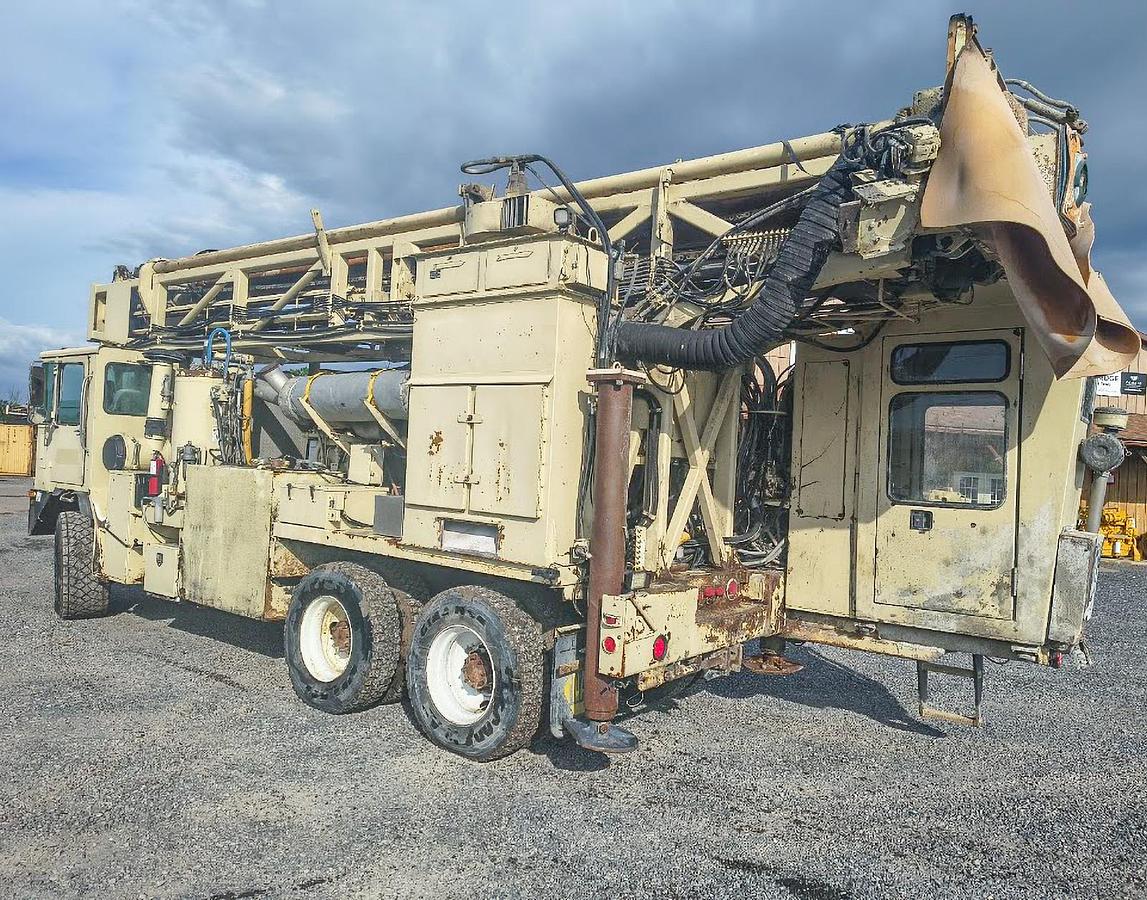 Used 2004 Ingersoll-Rand T4BH Blast Hole Drill Rig