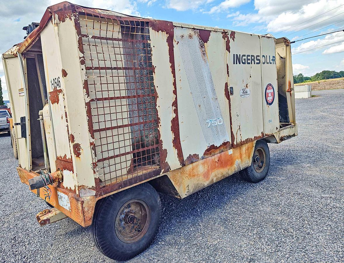 Used 1993 Ingersoll-Rand XHP 750 Cfm / 350 Psi Air Compressor