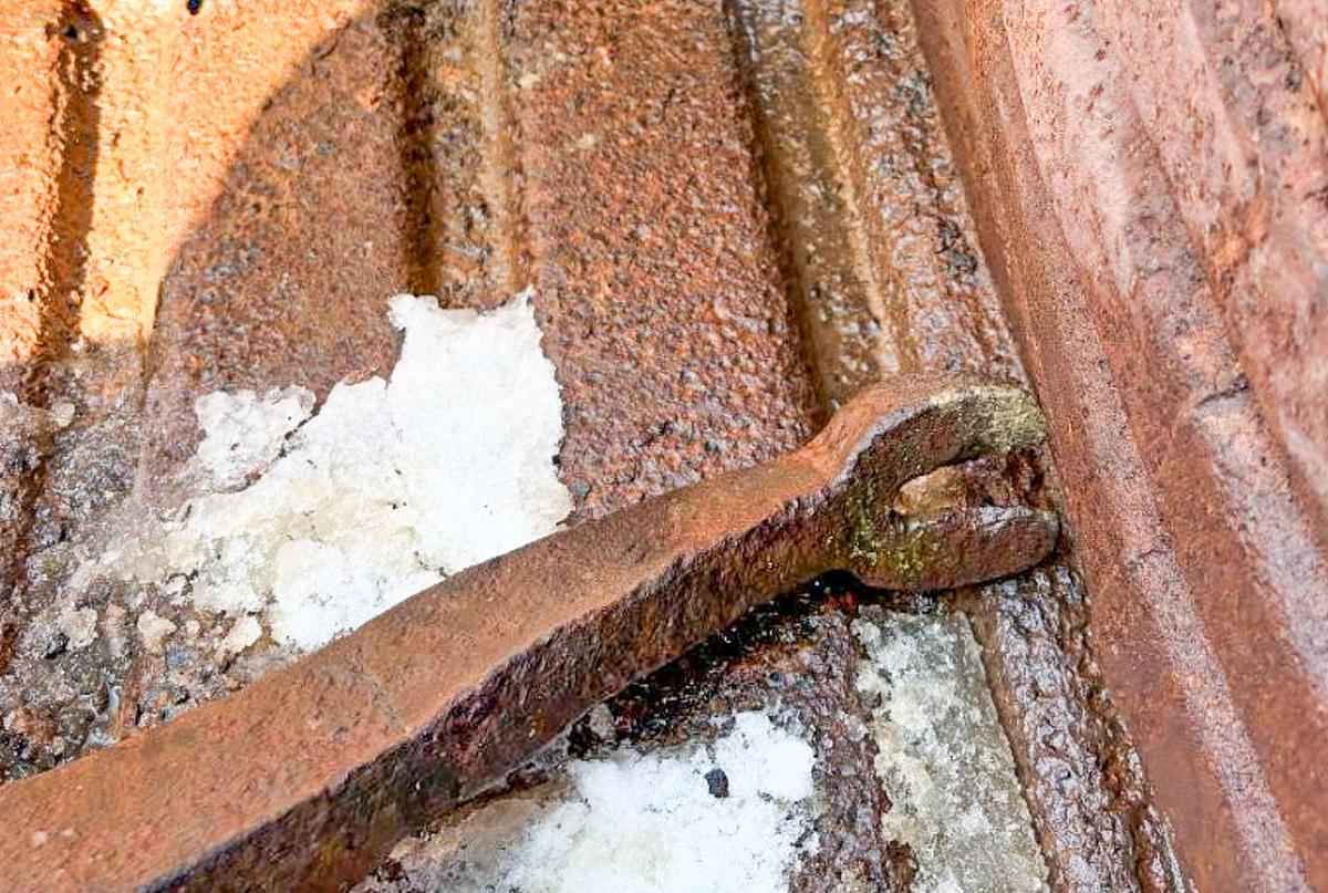 Used Left-Hand Drilling Tool Wrench (Claw-End / J-Wrench)