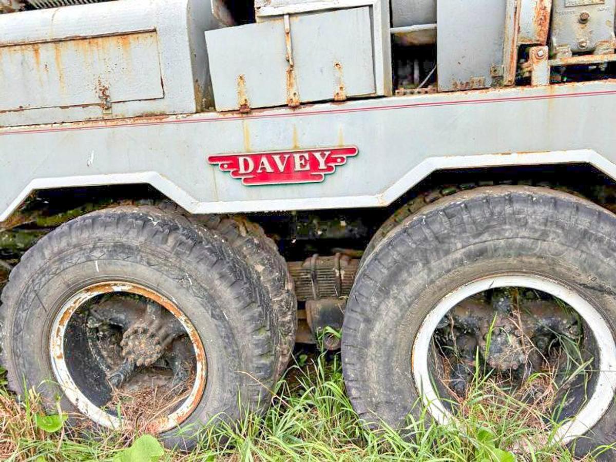 Used Davey M8A Table Drive Drill Rig