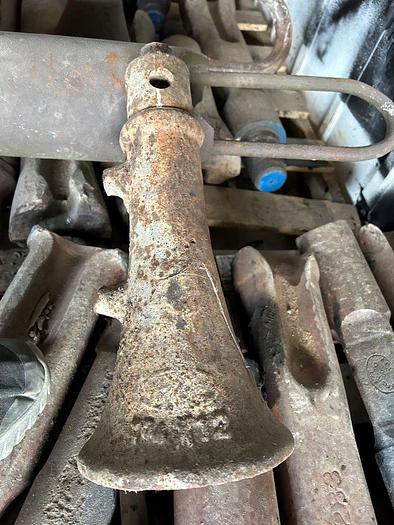 Used Simplex / Duff Norton Screw Leveling Jacks for Cable Tool