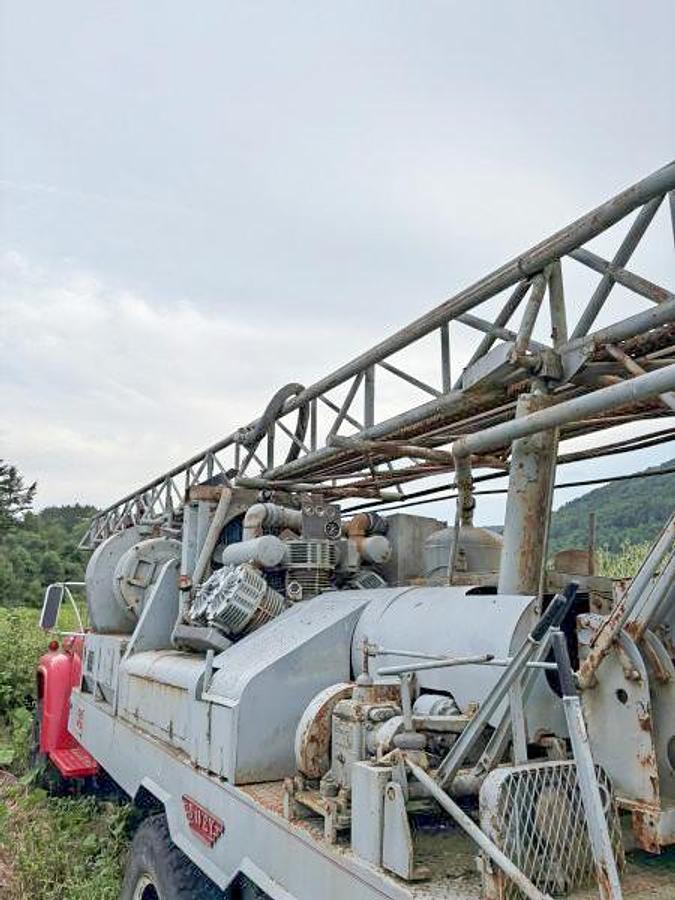 Used Davey M8A Table Drive Drill Rig