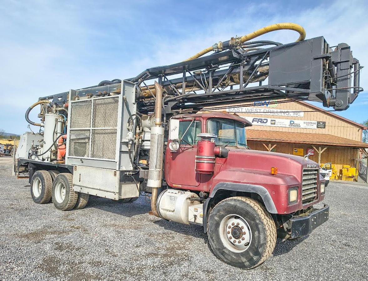 Used 2001 Ingersoll-Rand T3W Drill Rig