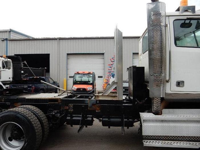 Used 14' Kybato AR-500 Quick Change Box with Kybato Quick Change 5th Wheel Plate & Aluminum headache rack