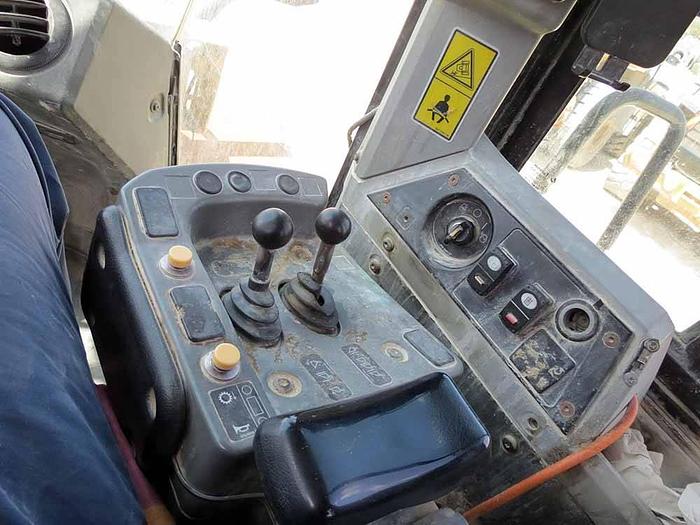 Used 2012 CATERPILLAR 966K