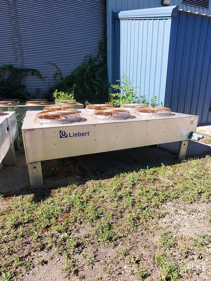 Used 2004 LIEBERT DNNT700A DRYCOOLER